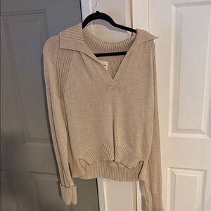 Abercrombie & Fitch Women's Cream V-Neck Sweater